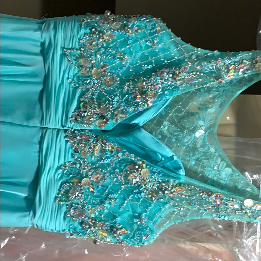 Prom dress - Picture 4 of 6